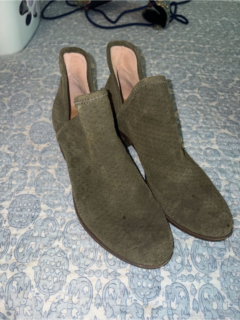 Woman’s olive green booties Lucky Brand suede